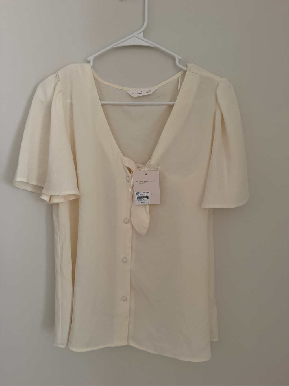 LC LAUREN CONRAD - NWT Cream V-Neck Button Front Short Sleeve Top - Women’s Larg